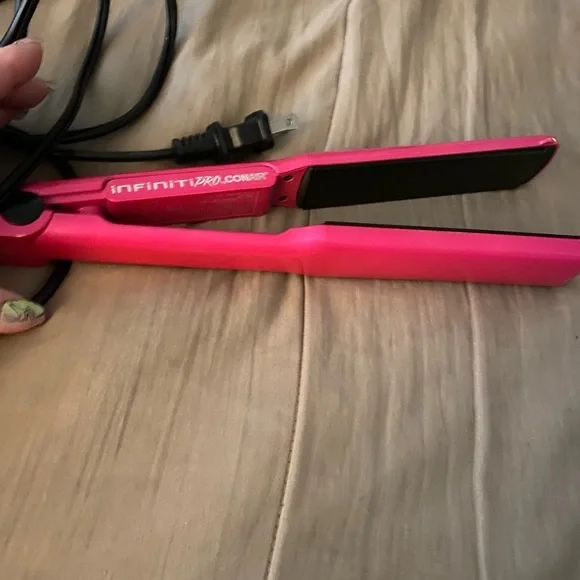 COPY - Conair Infinity Pro straightener, used only a few times, good shape - Picture 3 of 3
